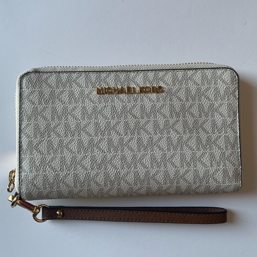 Michael Kors Jet Set Travel Flat Phone Wallet